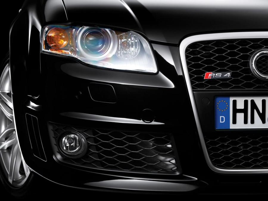 Детали интерьера Audi RS4 Cabriolet (B7, 8H) 2006 года  (фото 14 из 42)